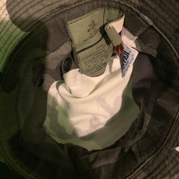 Bucket hat - Picture 3 of 3